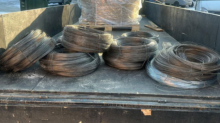 Отгрузка стальной проволоки и алюминиевой ленты