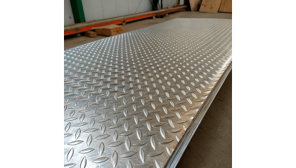 лист алюминиевый рифленый чечевица 1,5 мм АМг3 купить в Владимире