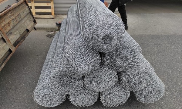 Сетка сварная оцинкованная 20x20x2 мм ВР-1 ГОСТ 23279-2012 фото