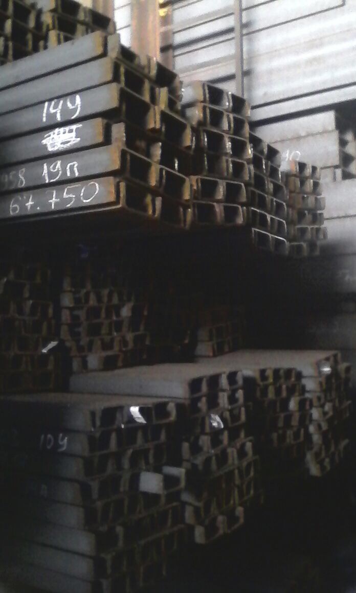 Швеллер стальной равнополочный горячекатаный 140x58x4,9 мм 14П С255 ГОСТ 8240-97 фото